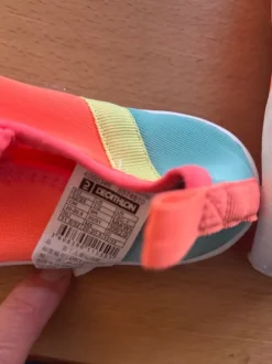 32/33 Badeschuhe