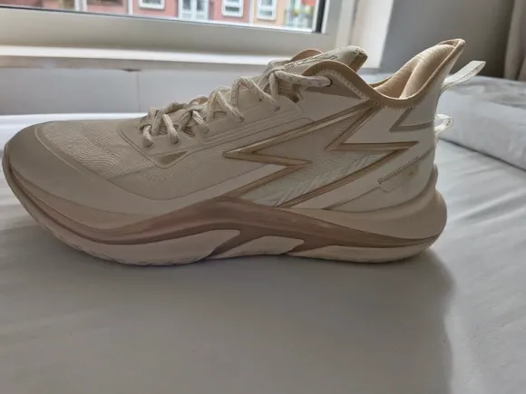361 Degrees Light Up Joker PE basketbalschoenen beige