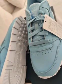 🔥 Frische Reebok Classic Leather – Hellblau Babyblau! Neu mit Etikett 🔥 Größe 37
