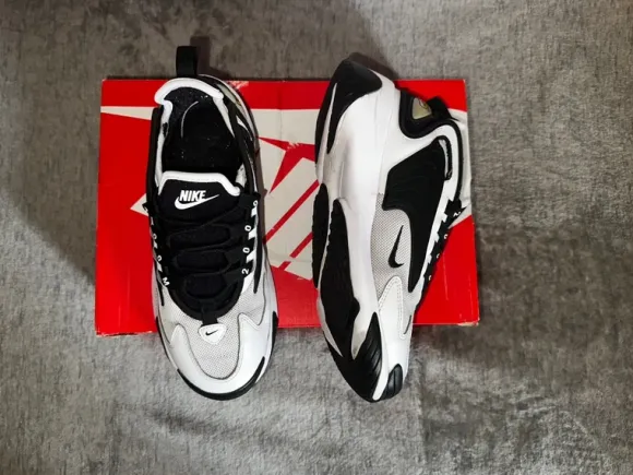 2019 Nike WMNS Zoom 2K Sneaker Black / White Gr. 37,5