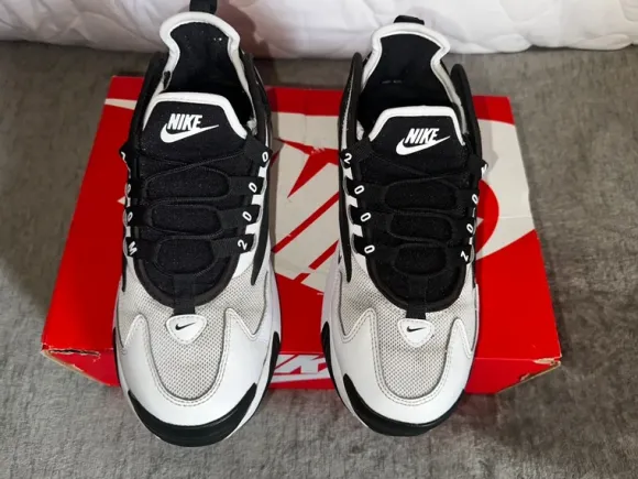 2019 Nike WMNS Zoom 2K Sneaker Black / White Gr. 37,5