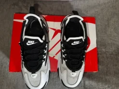 2019 Nike WMNS Zoom 2K Sneaker Black / White Gr. 37,5