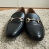 & Other Stories Loafer mit Goldenem Detail