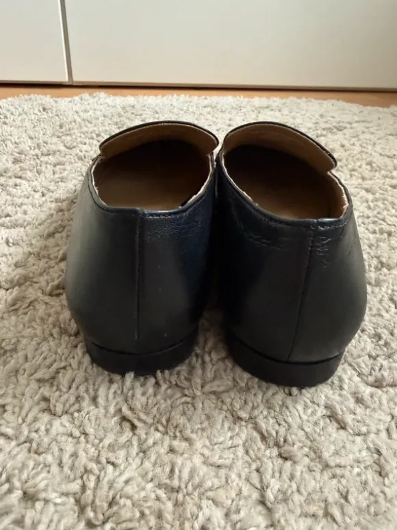 & Other Stories Loafer mit Goldenem Detail