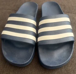 Adidas Adilette blau Größe 45