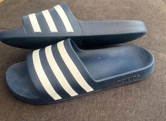 Adidas Adilette blau Größe 45