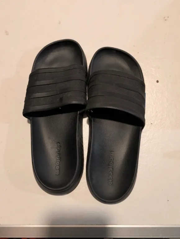 Adidas Adilette Cloudfoam Slides 40 1/2