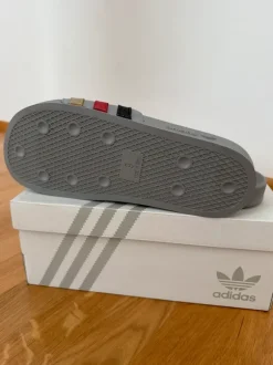 adidas Adiletten, Sonderedition Deutschland in Gr. 9