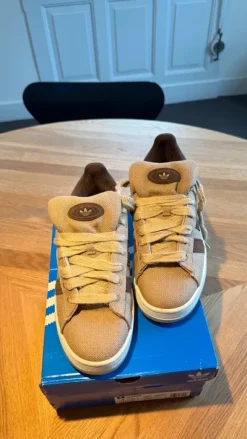 Adidas Campus Hemp Sneaker Beige/Braun Gr. 42 1/2