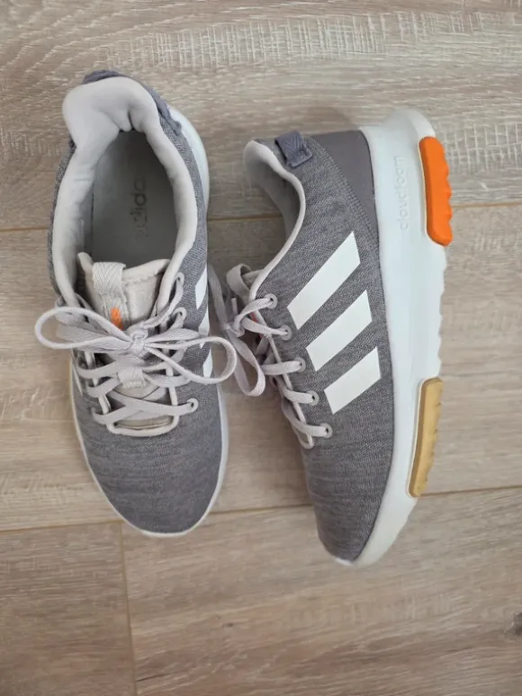 Adidas Cloudfoam Sneaker – Grau/Weiß – Gr. 36.5