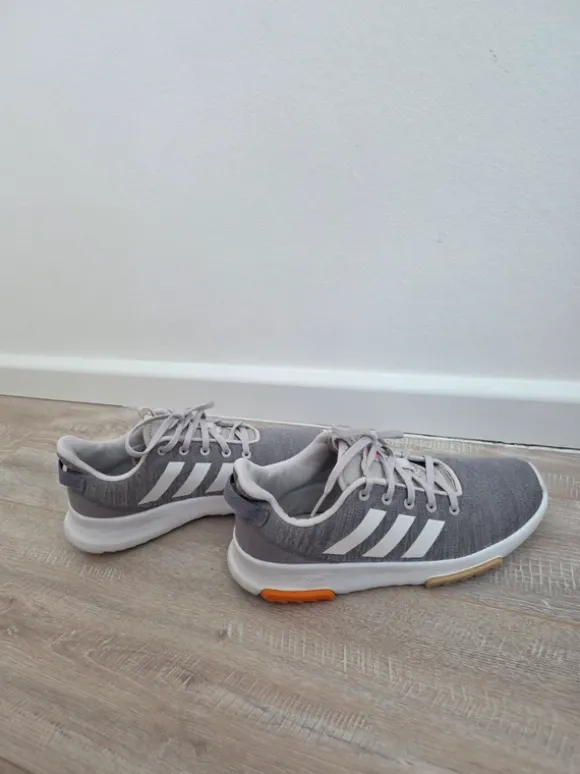 Adidas Cloudfoam Sneaker – Grau/Weiß – Gr. 36.5