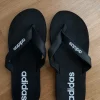 Adidas Flip Flops 44/45 Sandalen Adiletten