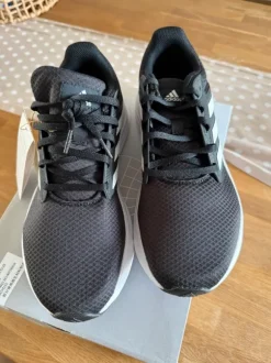 Adidas Galaxy 6M Laufschuhe neu mit Etikett, Gr 43