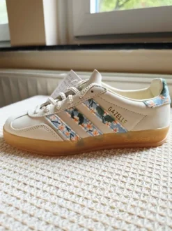 Adidas Gazelle Indoor W – Édition Florale | Pointure 35½ | Neuve avec étiquette