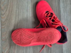 Adidas Hallenturnschuhe