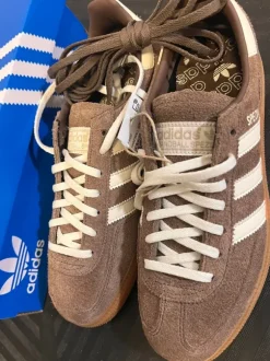 adidas Handball Earth Strata Damen's Größen 40 2/3