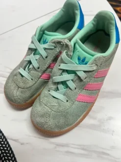 Adidas Mädchen Schuhe