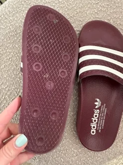 Adidas Originals Adiletten shadow red Bordeaux Burgundy