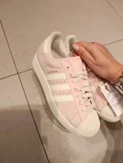 Adidas Originals Superstar Wildleder Sneaker Gr 41 1/3