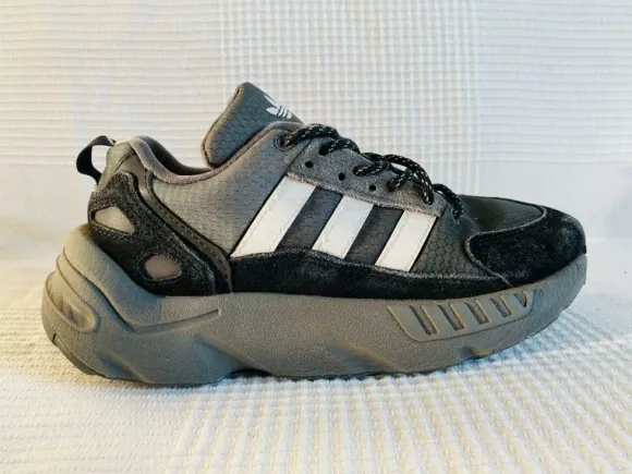 Adidas Originals ZX22 – Gr. 36 2/3 – Schwarz/Grau