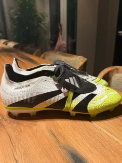 Adidas Preditor Footbal Shoes