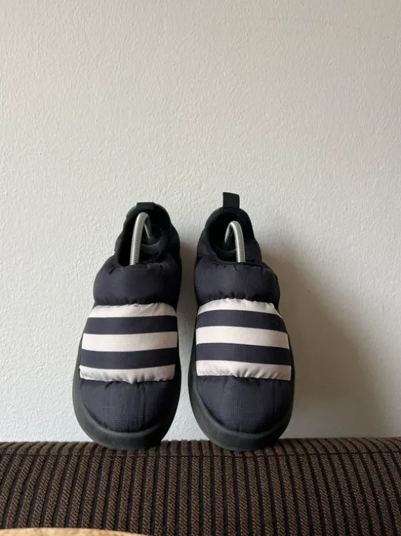 Adidas Puffylette 43