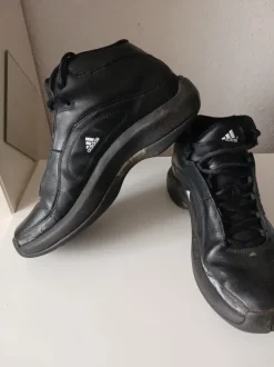 ADIDAS rare Black gr44