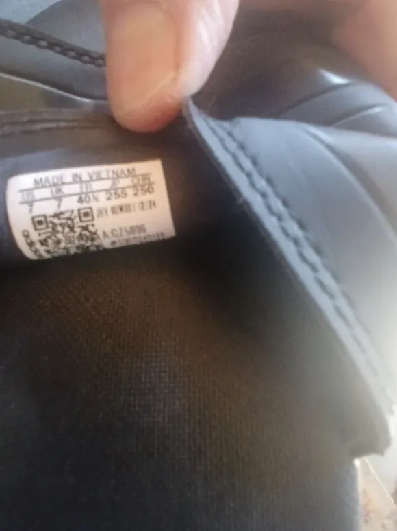 Adidas Schlappen