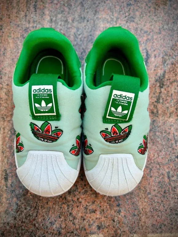 Adidas Schuhe Kinder Gr. 23,5
