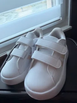 Adidas Schuhe NEU