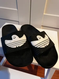 Adidas Shmoofoil Slide Badeschlappen Gr.42 (US9)
