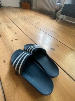 Adidas Slipper Adilette (Classic US11 Gr45)
