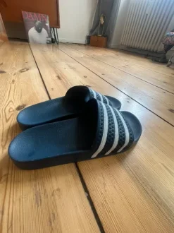 Adidas Slipper Adilette (Classic US11 Gr45)