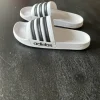 Adidas slippers maat 43