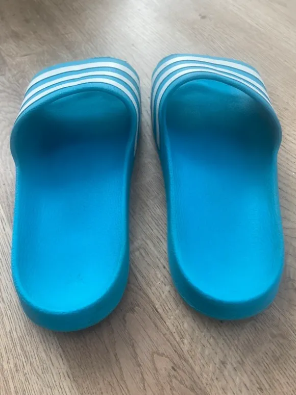 Adidas slippers maat 9 (43 1/2)