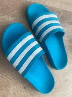 Adidas slippers maat 9 (43 1/2)