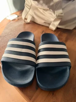 Adidas slippers maat 44,5 (nieuw)