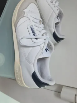 Adidas Sneaker