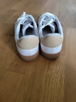 Adidas Sneaker