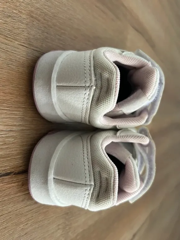 Adidas Sneaker / Größe 26