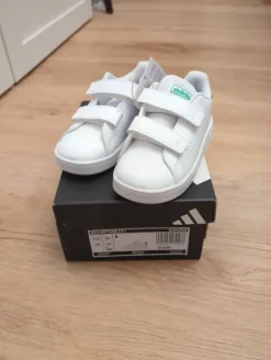 Adidas Sneaker Advantage Gr. 24 NEU