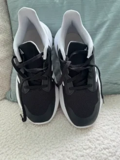 Adidas Sneaker Damen Gr. 37,5 – Schwarz/Weiß – sehr leicht & bequem – Top Zustand
