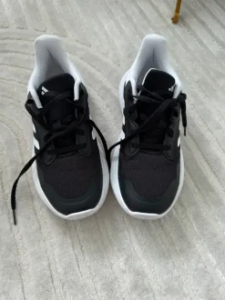 Adidas Sneaker Damen Gr. 37,5 – Schwarz/Weiß – sehr leicht & bequem – Top Zustand