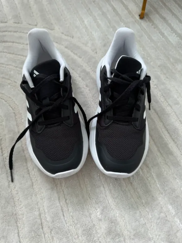 Adidas Sneaker Damen Gr. 37,5 – Schwarz/Weiß – sehr leicht & bequem – Top Zustand