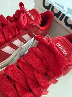 Adidas Sneaker Rot/Weiß – Retro Skater Style – Wie Neu