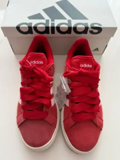 Adidas Sneaker Rot/Weiß – Retro Skater Style – Wie Neu