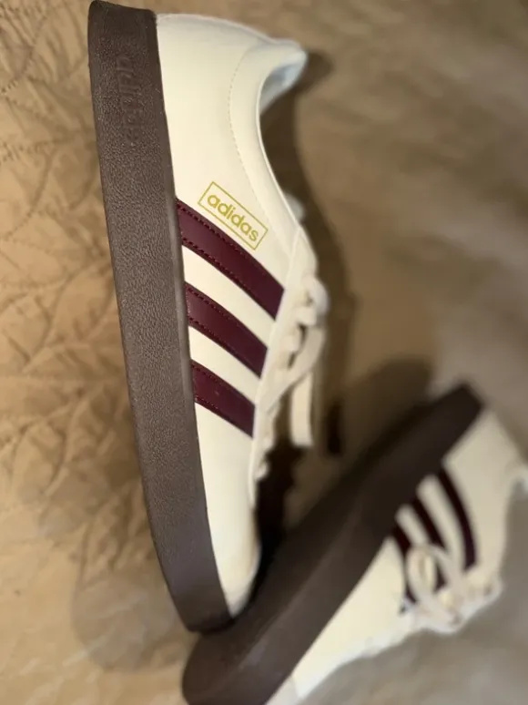 Adidas sneakers wit/bordeaux – maat 43⅓ – zo goed als nieuw