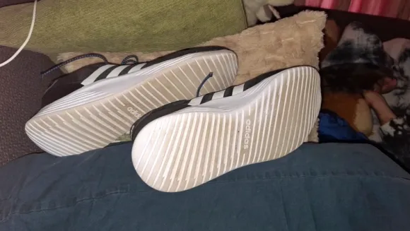 Adidas sport schoenen.