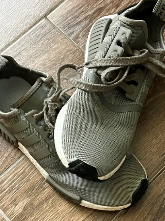 Adidas Sportschuh khaki/grün Gr. 40 2/3