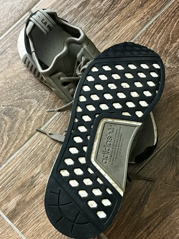 Adidas Sportschuh khaki/grün Gr. 40 2/3